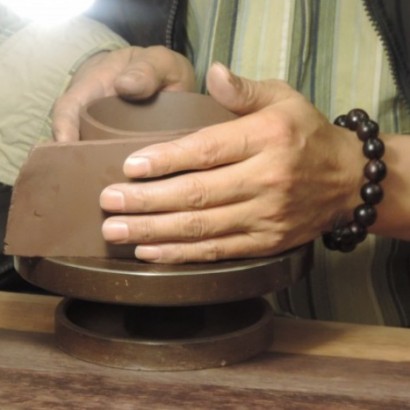 Making a Yixing Teapot | Čaj Chai Teahouse Barcelona