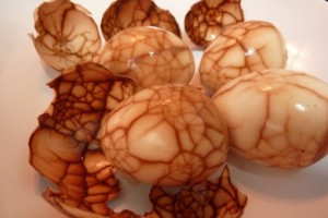 Receta: Huevos cocinados en Té | Čaj Chai Teahouse Barcelona